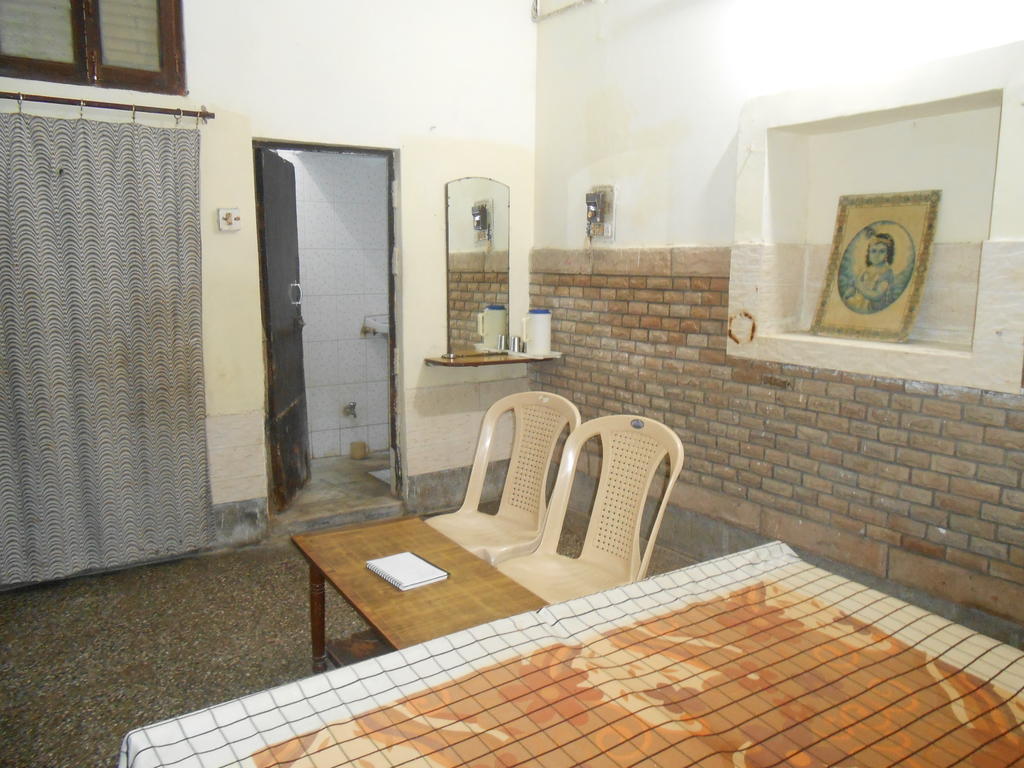 Gaurav Guest House Mathura Eksteriør billede