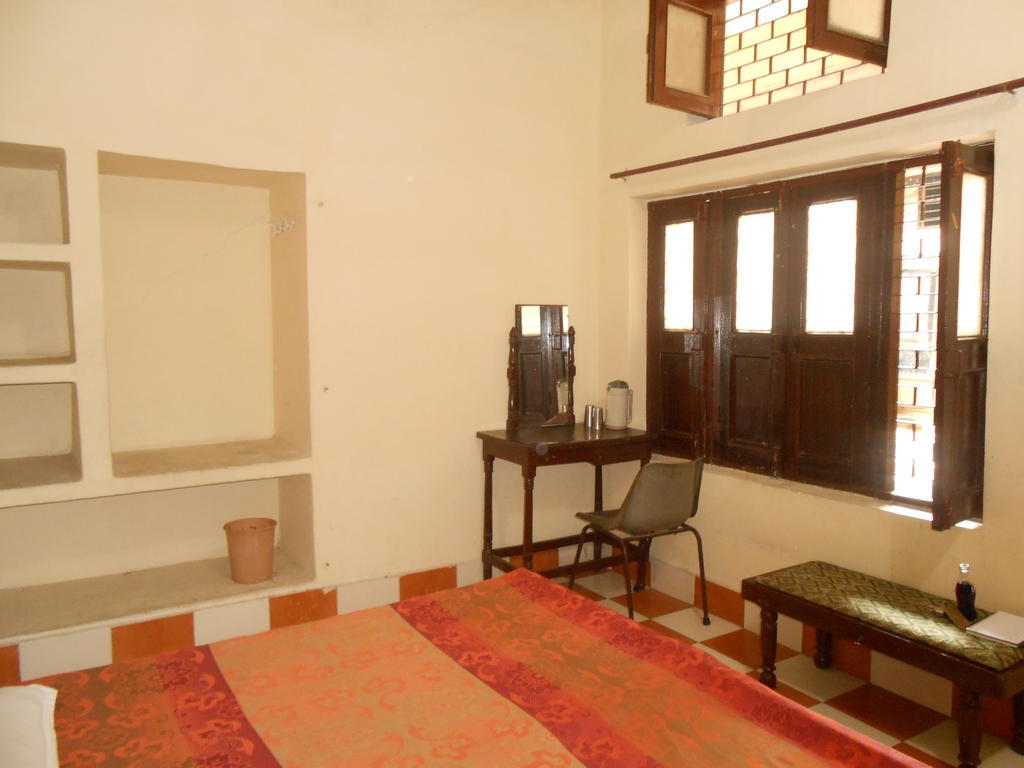 Gaurav Guest House Mathura Værelse billede