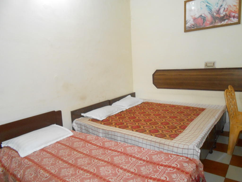 Gaurav Guest House Mathura Eksteriør billede